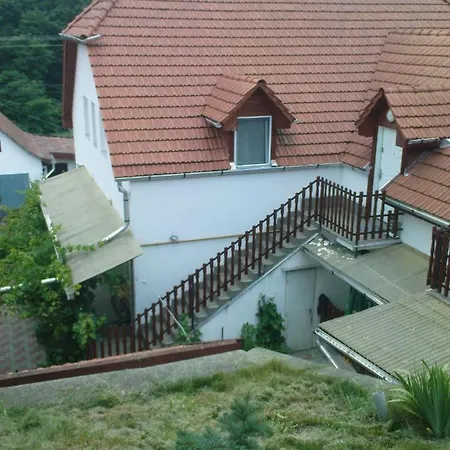 Be-la Vendeghaz Guest house
