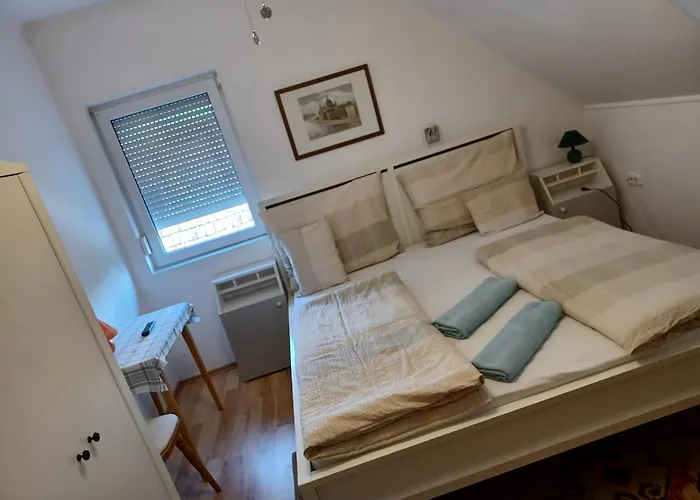 Bé-la 3* Szomolya